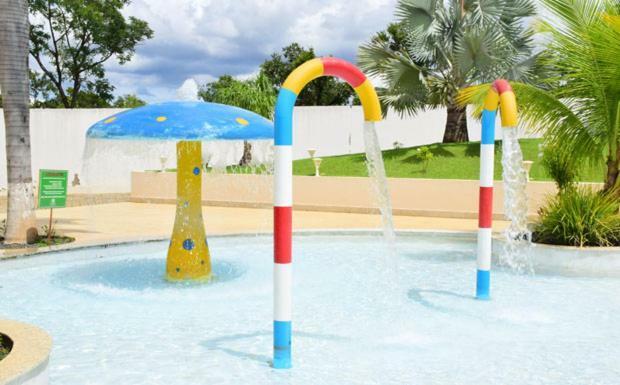 Encontro Das Aguas Caldas - Cortesia Ingressos Da Rede Wam Opcoes Water Park, Nautico E Clube Prive Калдас Новас Екстериор снимка